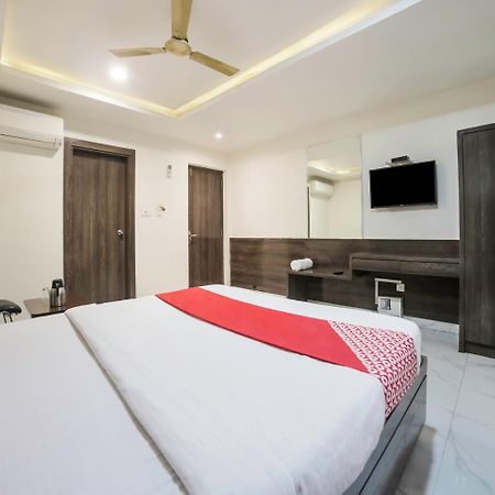 Oyo 10277 Hotel Delux Golden อัจเมอร์ ภายนอก รูปภาพ