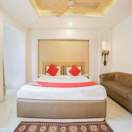 Oyo 10277 Hotel Delux Golden อัจเมอร์ ภายนอก รูปภาพ