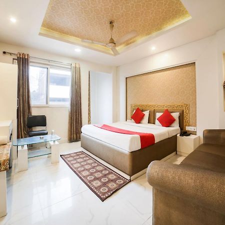 Oyo 10277 Hotel Delux Golden อัจเมอร์ ภายนอก รูปภาพ