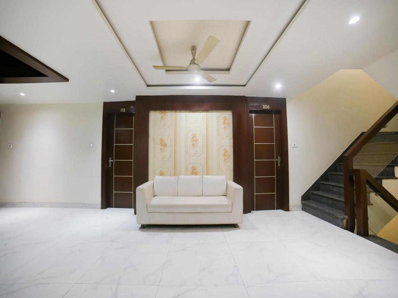 Oyo 10277 Hotel Delux Golden อัจเมอร์ ภายนอก รูปภาพ