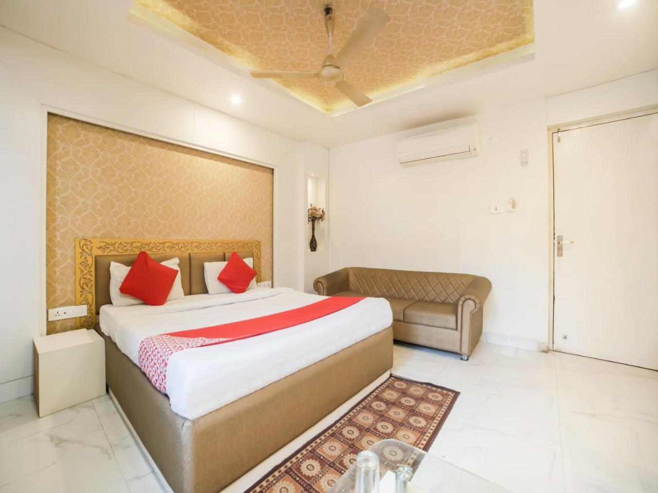 Oyo 10277 Hotel Delux Golden อัจเมอร์ ภายนอก รูปภาพ